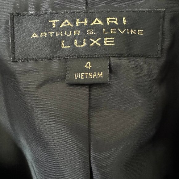 TAHARI LUXE Black Wrinkle Free Classic Tuxedo Blazer - Size 4 - Picture 9 of 10